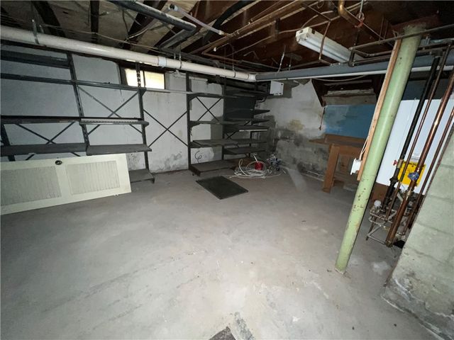 28 Hill Top Drive, Warwick, RI 02818