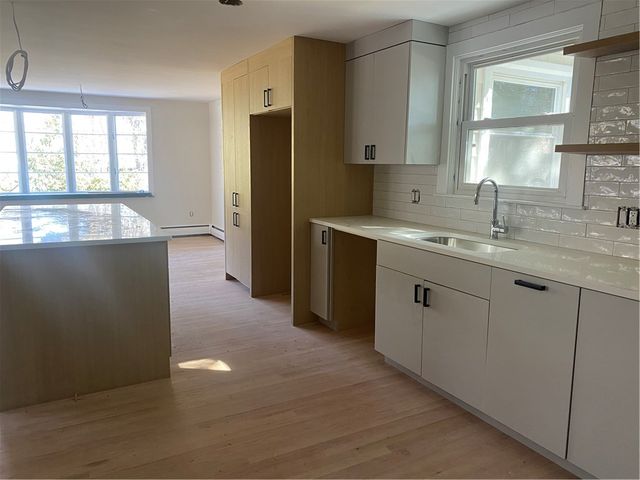 28 Hill Top Drive, Warwick, RI 02818