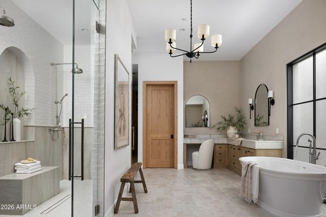 7825 N INVERGORDON Place, Paradise Valley, AZ 85253