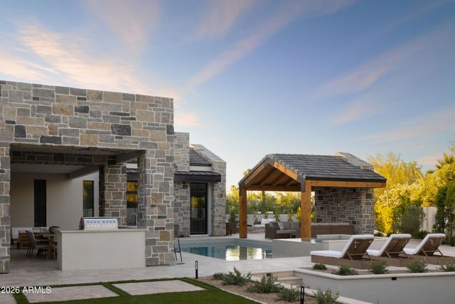 7825 N INVERGORDON Place, Paradise Valley, AZ 85253