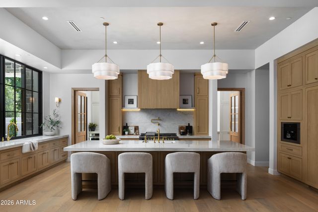 7825 N INVERGORDON Place, Paradise Valley, AZ 85253