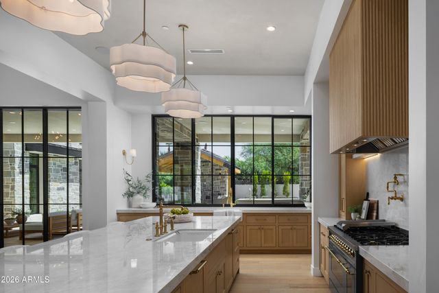 7825 N INVERGORDON Place, Paradise Valley, AZ 85253