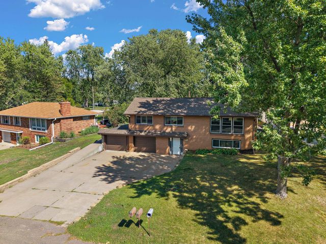 2624 Bittersweet Lane, Maplewood, MN 55109