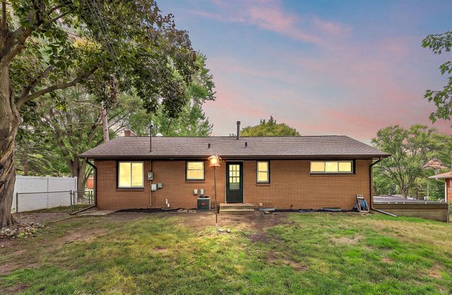 2624 Bittersweet Lane, Maplewood, MN 55109