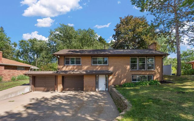 2624 Bittersweet Lane, Maplewood, MN 55109