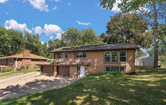 2624 Bittersweet Lane, Maplewood, MN 55109