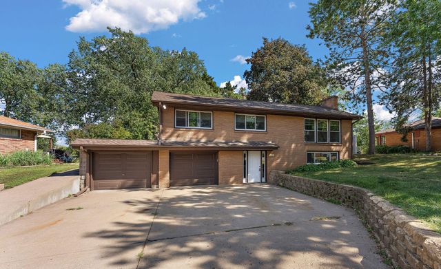 2624 Bittersweet Lane, Maplewood, MN 55109