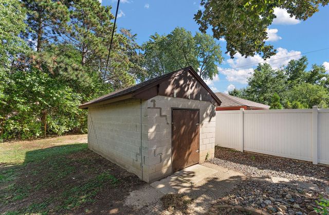 2624 Bittersweet Lane, Maplewood, MN 55109