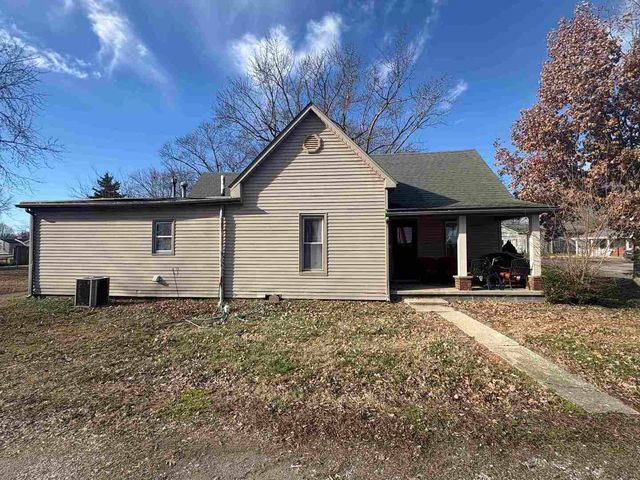 1615 W Chestnut Street, Marion, IL 62959
