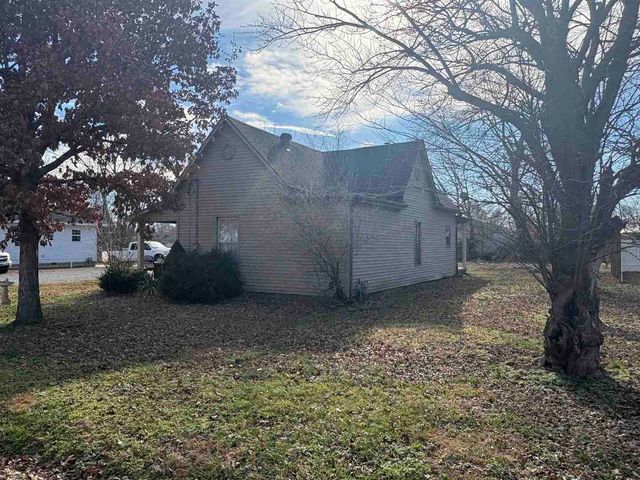 1615 W Chestnut Street, Marion, IL 62959