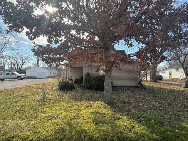 1615 W Chestnut Street, Marion, IL 62959