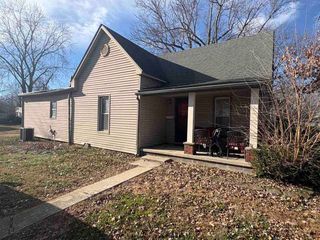 1615 W Chestnut Street, Marion, IL 62959
