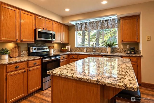 18316 Cedarbough Loop, Arlington, WA 98223