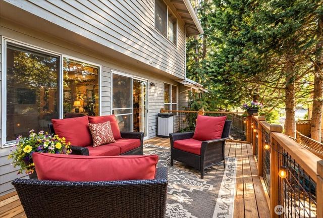 18316 Cedarbough Loop, Arlington, WA 98223