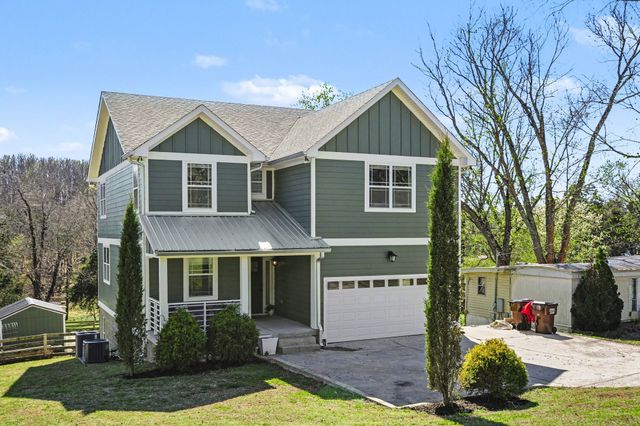 326 Twin Cove Dr, Lebanon, TN 37087