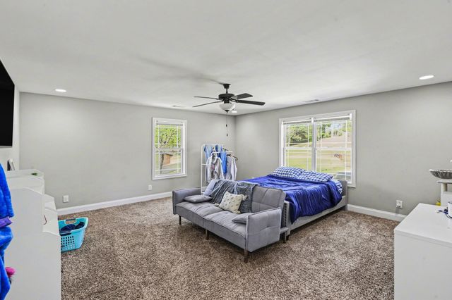 326 Twin Cove Dr, Lebanon, TN 37087