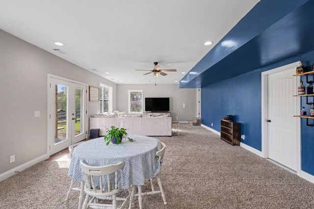 326 Twin Cove Dr, Lebanon, TN 37087