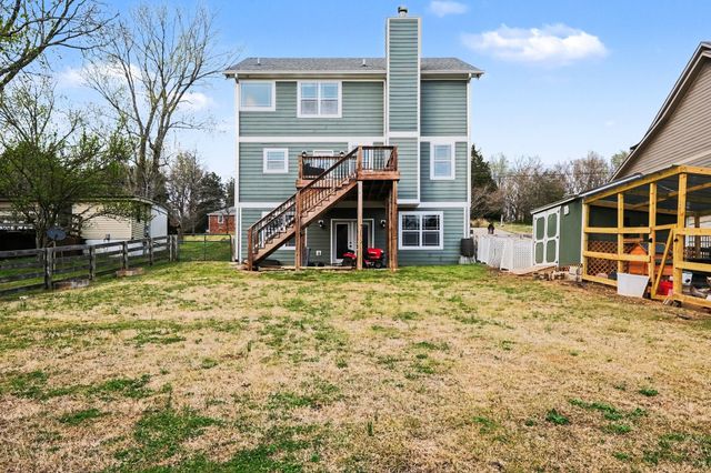 326 Twin Cove Dr, Lebanon, TN 37087