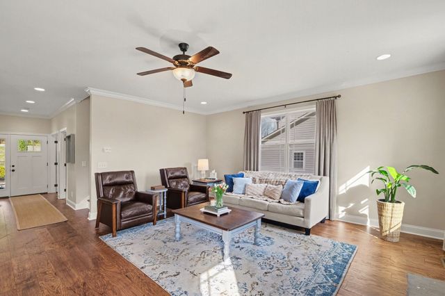 326 Twin Cove Dr, Lebanon, TN 37087