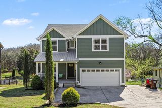 326 Twin Cove Dr, Lebanon, TN 37087