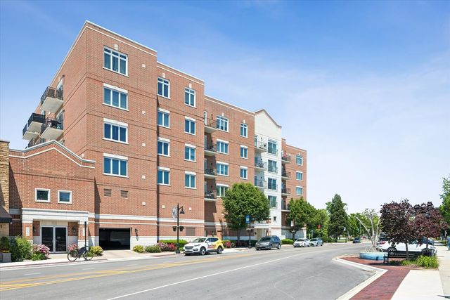 8822 BROOKFIELD Avenue 405, Brookfield, IL 60513