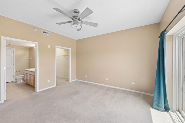 8822 BROOKFIELD Avenue 405, Brookfield, IL 60513