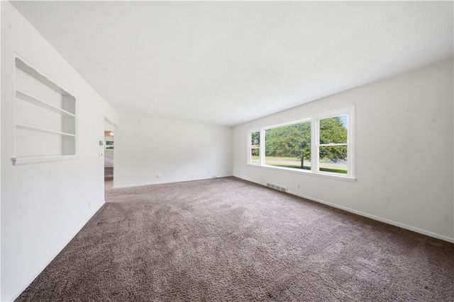 249 Ellington Drive, Greece, NY 14616