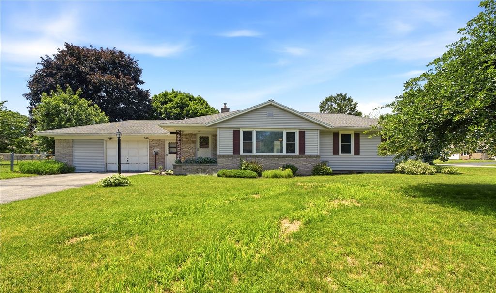 249 Ellington Drive, Greece, NY 14616
