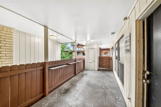 7714 Renwick Drive 23, Houston, TX 77081