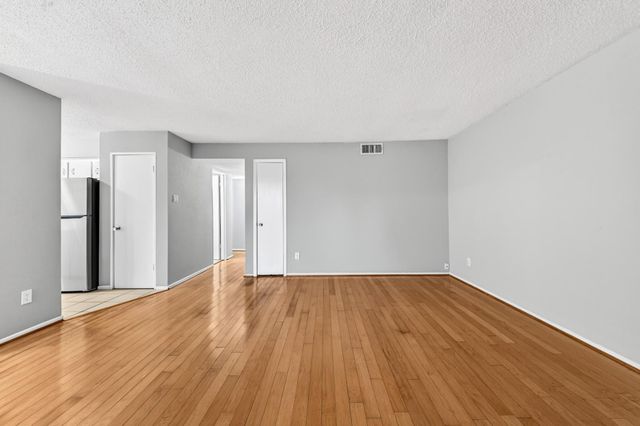 7714 Renwick Drive 23, Houston, TX 77081