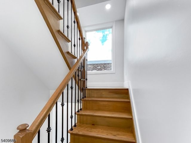 285 Lembeck Ave, Jersey City, NJ 07305