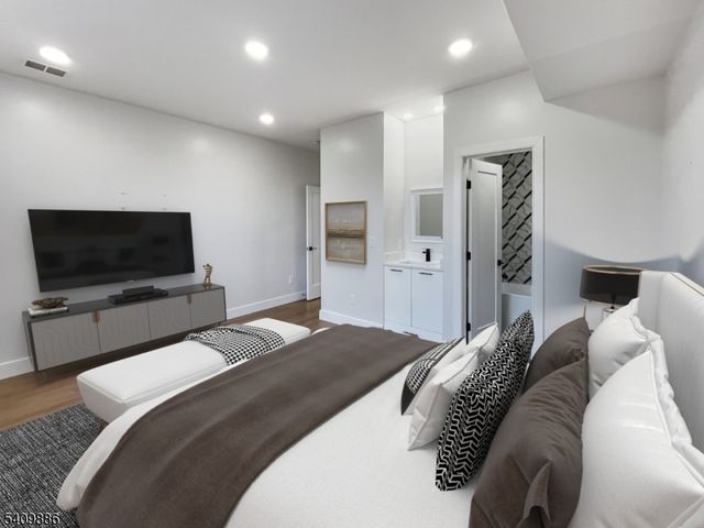 285 Lembeck Ave, Jersey City, NJ 07305