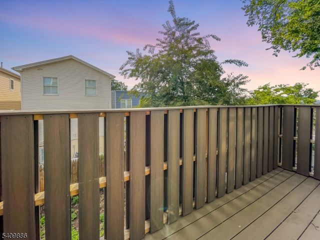 285 Lembeck Ave, Jersey City, NJ 07305