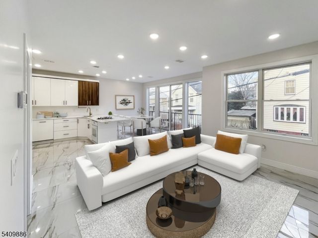 285 Lembeck Ave, Jersey City, NJ 07305