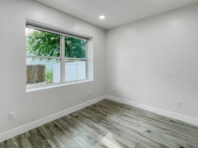 285 Lembeck Ave, Jersey City, NJ 07305