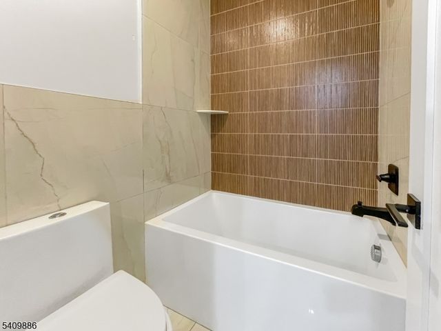 285 Lembeck Ave, Jersey City, NJ 07305