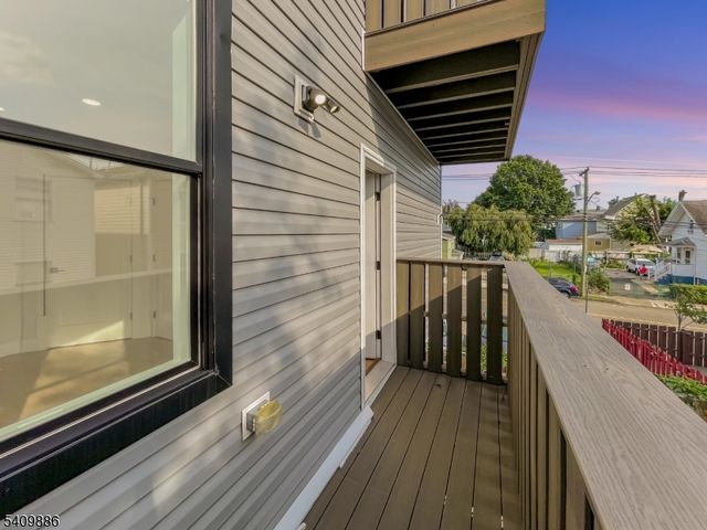 285 Lembeck Ave, Jersey City, NJ 07305