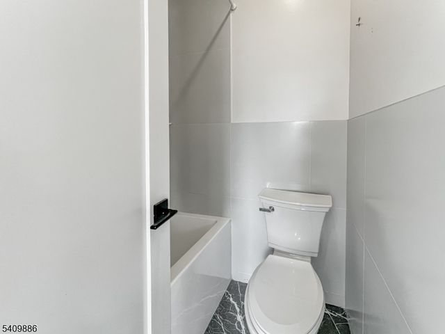 285 Lembeck Ave, Jersey City, NJ 07305