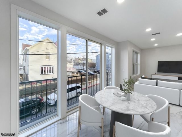 285 Lembeck Ave, Jersey City, NJ 07305