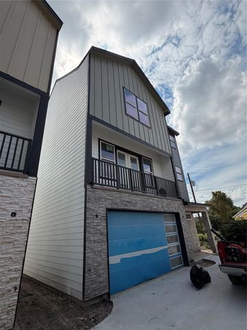 2709 Berry Street, Houston, TX 77004