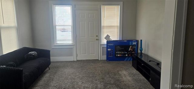 32 Augusta Avenue, Pontiac, MI 48341