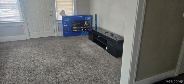 32 Augusta Avenue, Pontiac, MI 48341