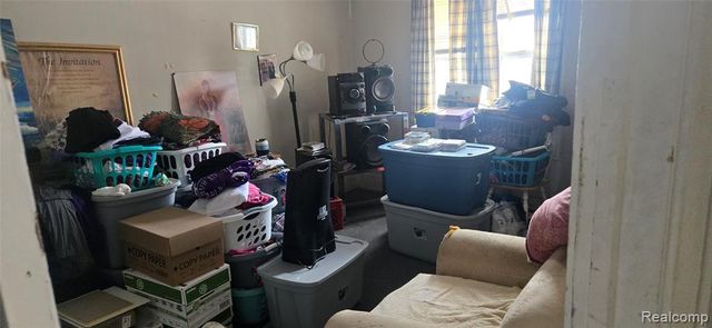 32 Augusta Avenue, Pontiac, MI 48341