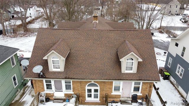 32 Augusta Avenue, Pontiac, MI 48341