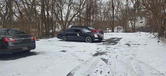 32 Augusta Avenue, Pontiac, MI 48341