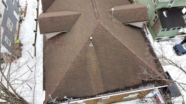 32 Augusta Avenue, Pontiac, MI 48341