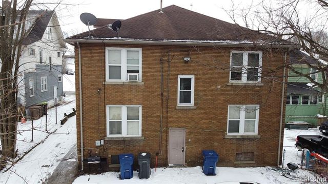 32 Augusta Avenue, Pontiac, MI 48341