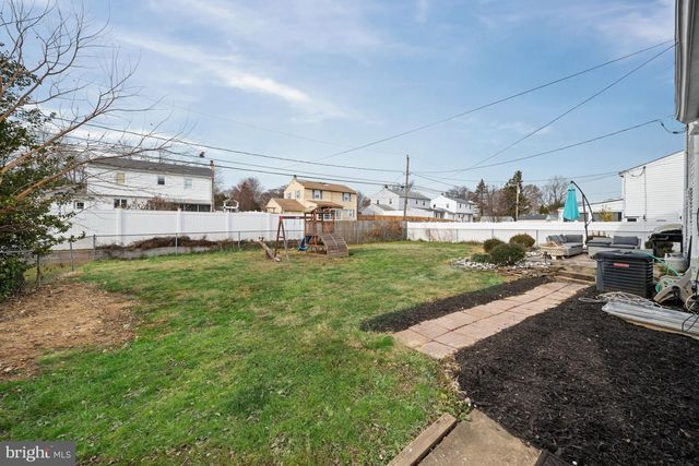 18 GEORGE READ RD, New Castle, DE 19720