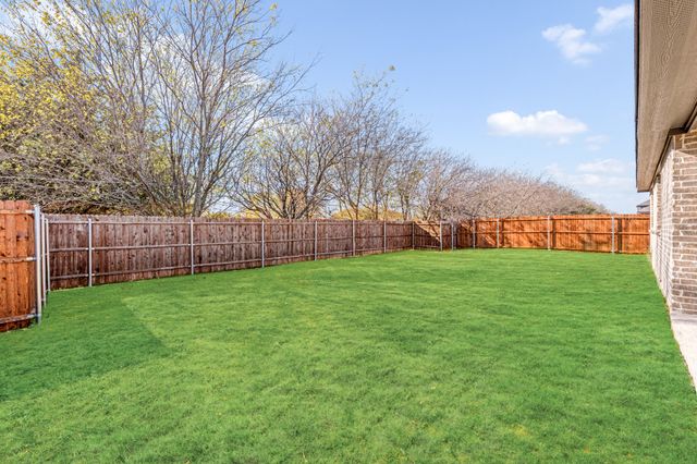 324 Chestnut Lane, Glenn Heights, TX 75154