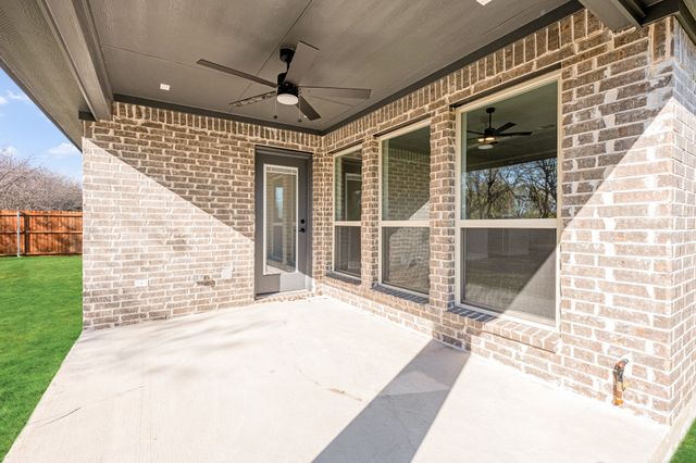 324 Chestnut Lane, Glenn Heights, TX 75154